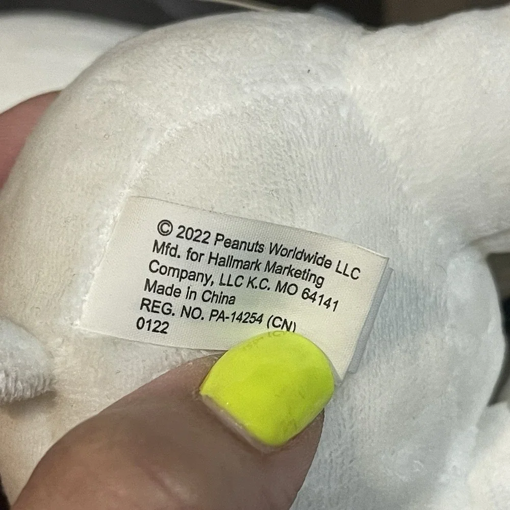 Hallmark Peanuts Snoopy #1 Fan‎ Plush Collectible